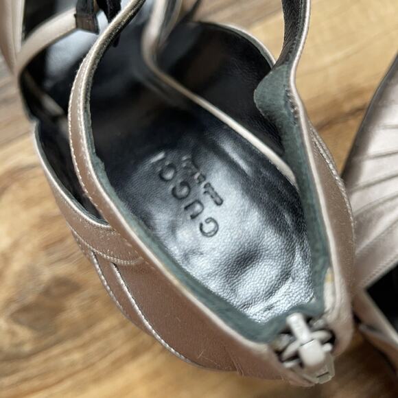 Gucci Satin Runway Bow Heels - Picture 13 of 16